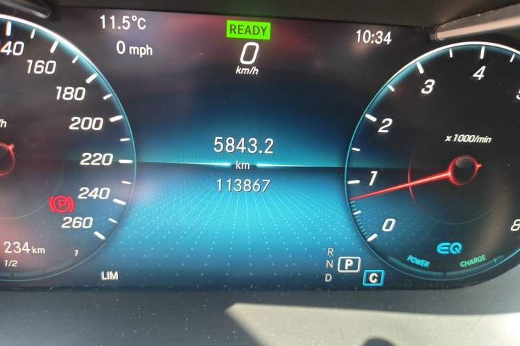 Used Mercedes-Benz C-Class 2019 C 260 Sport Edition Odometer Close Up