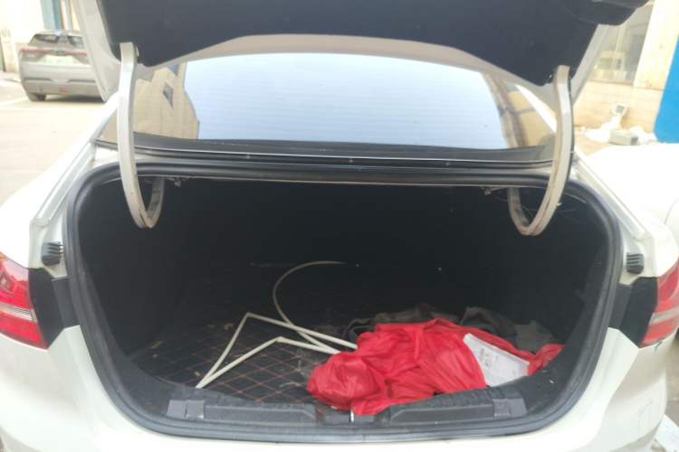 Used Ford Escort 2015 1.5L Automatic Fashion Model
