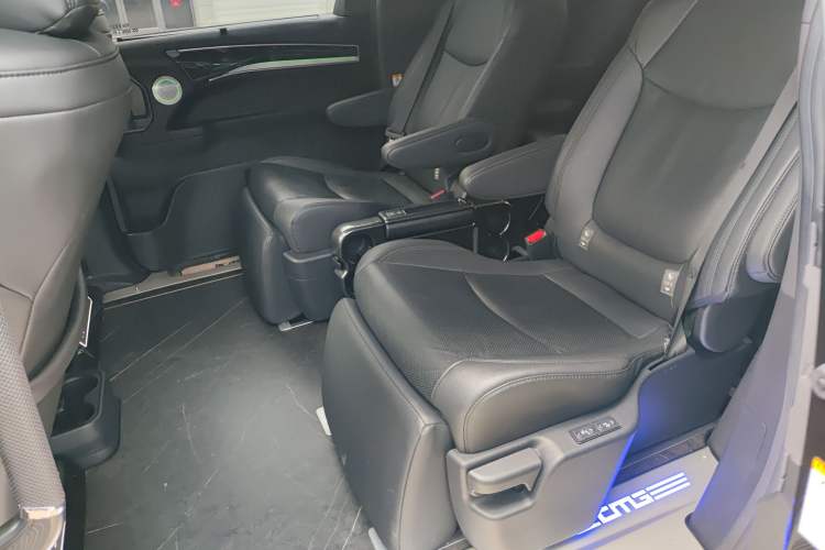 Used Toyota Sienna 2021 2.5L Hybrid Premium Edition