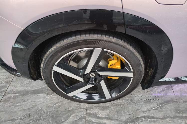 Used Xiaomi Auto YU7 2025 Ultra-Long Range High-Performance All-Wheel-Drive Max Edition Exterior 5