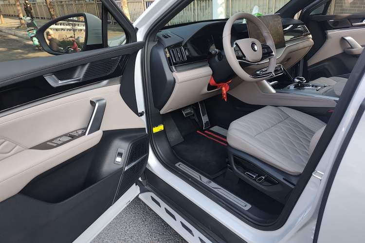 Used BYD Tang New Energy 2025 DM-i 115KM Prestige Model
