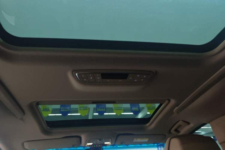 Used Buick GL8 2021 ES Landtrek 653T Luxury Model Headliner