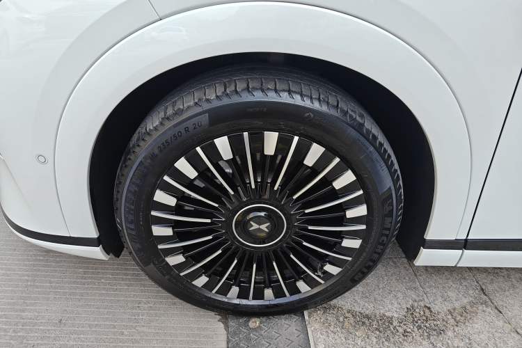 Used XPeng X9 2025 740 Ultra-Long Range Max