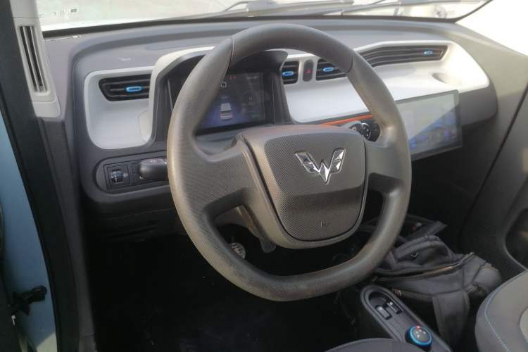 Used Wuling Hongguang MINIEV 2020 Freedom Version Lithium Iron Phosphate Steering Wheel