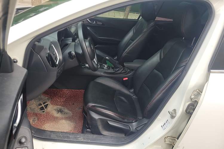 Used Mazda 3 Axela 2014 Sedan 1.5L Automatic Luxury Model Left Front Seat