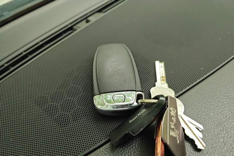 Used Audi Q5 2013 40 TFSI Technology Edition Vehicle Key