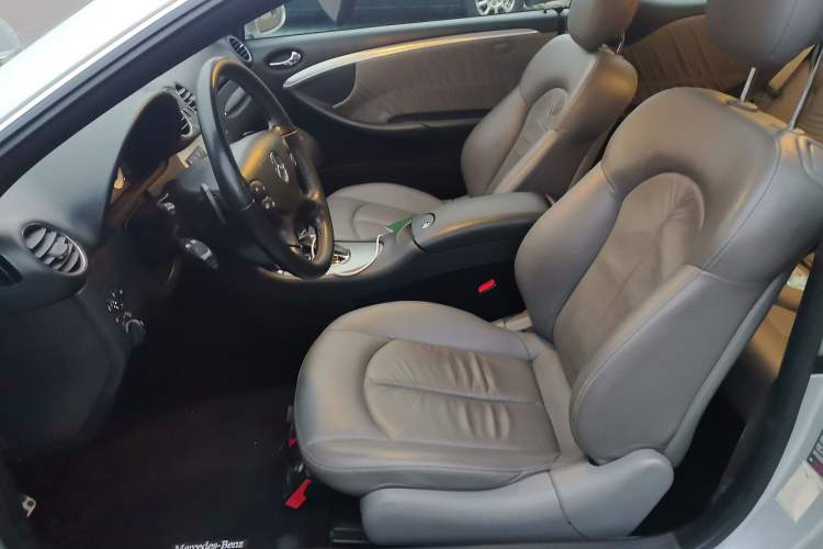 Used Mercedes-Benz CLK-Class 2006 CLK 280 two-door coupe
