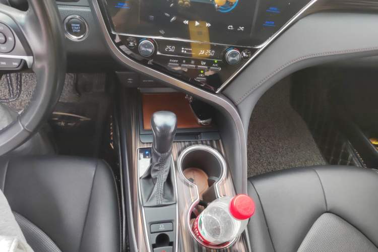 Used Toyota Camry 2019 Revised Version 2.0G Luxury Edition Gear Lever