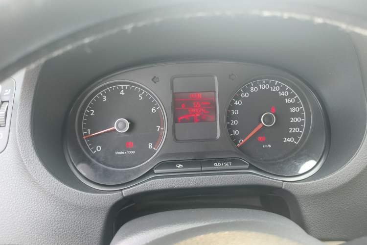 Used Volkswagen Polo 2011 1.6L Manual ZhiShang Edition
