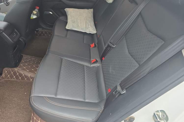 Used CHANGAN Eado 2018 1.6L GDI Manual Trendy Model China V Standard Left Rear Seat