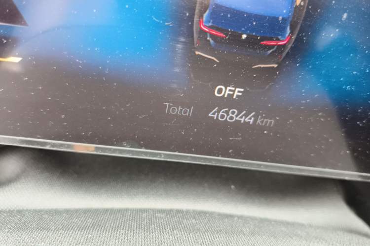 Used BMW 5 Series 2024 530Li Luxury Edition M Sport Package Odometer Close Up