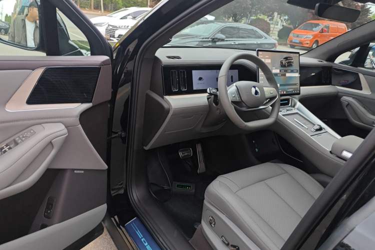 Used Denza N8L 2025 Model Zunrong Model Driver Seat