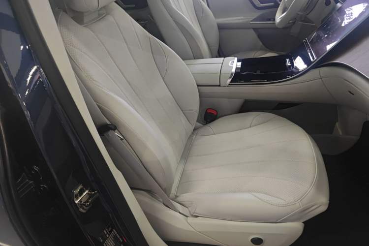 Used Mercedes-Benz EQE SUV 2023 350 4MATIC Luxury Edition Right Front Seat