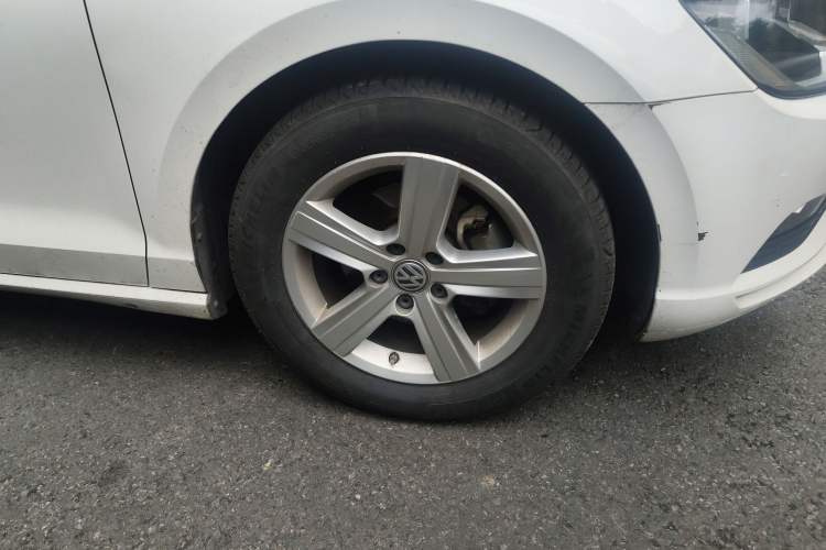 Used Volkswagen Lamando 2015 230TSI Manual Trend Edition
