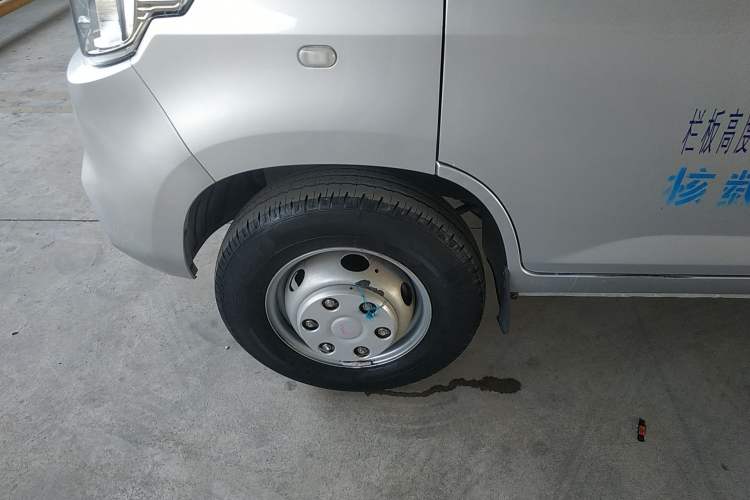 Used Wuling Rongguang New Truck 2021 1.8L Base Model Double-Cab with Dual Rear Wheels LJ479Q6
