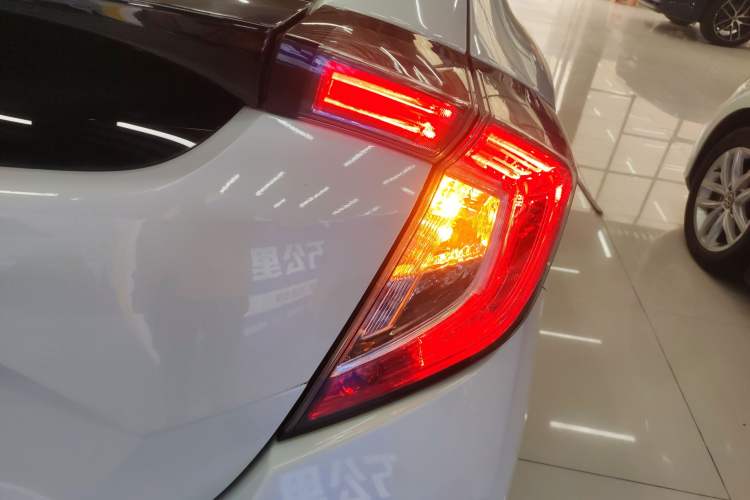 Used Honda Civic 2021 HATCHBACK 220TURBO CVT New Trendsetter Right Rear Taillight