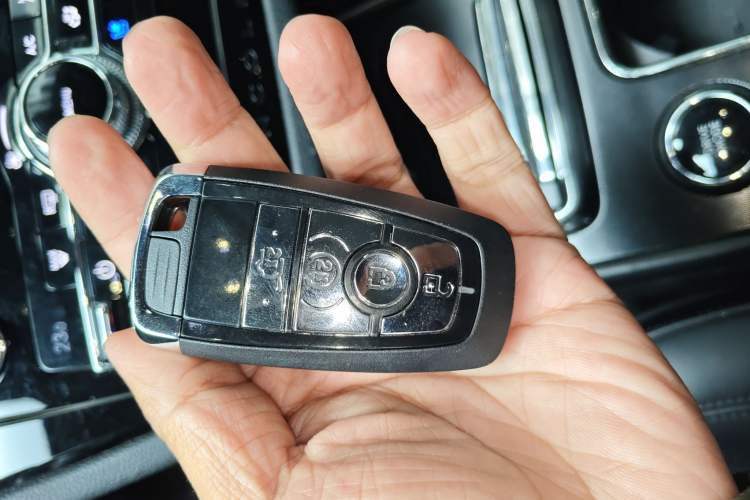 Used Lincoln Corsair 2020 2.0T Two-Wheel Drive Luxury Edition
