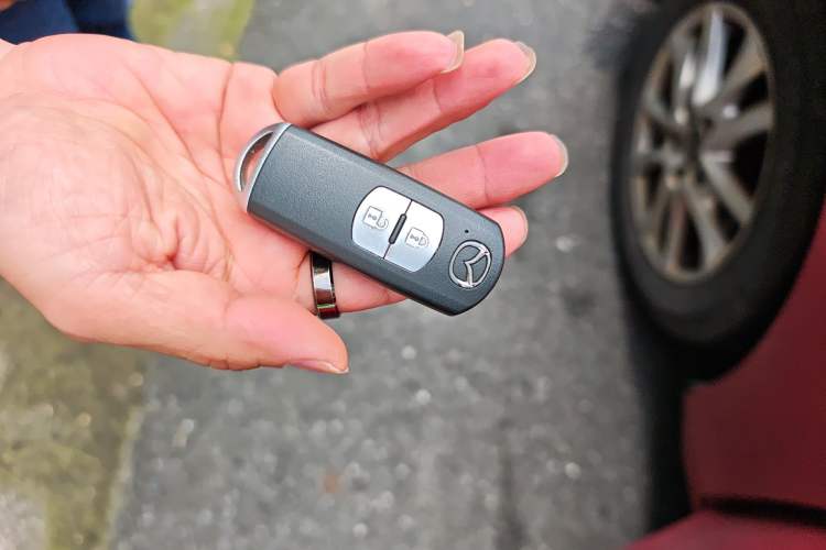 Used Mazda 3 Axela 2016 Hatchback 1.5L Automatic Comfort Model Vehicle Key