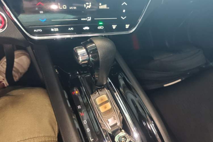 Used Honda Vezel 2020 220 TURBO CVT Luxury Edition