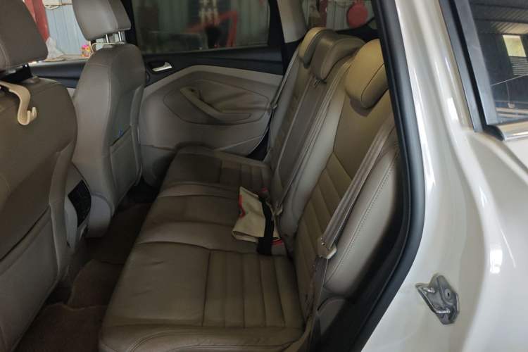 Used Ford Kuga 2013 2.0L GTDi Four-Wheel-Drive Elite Model
