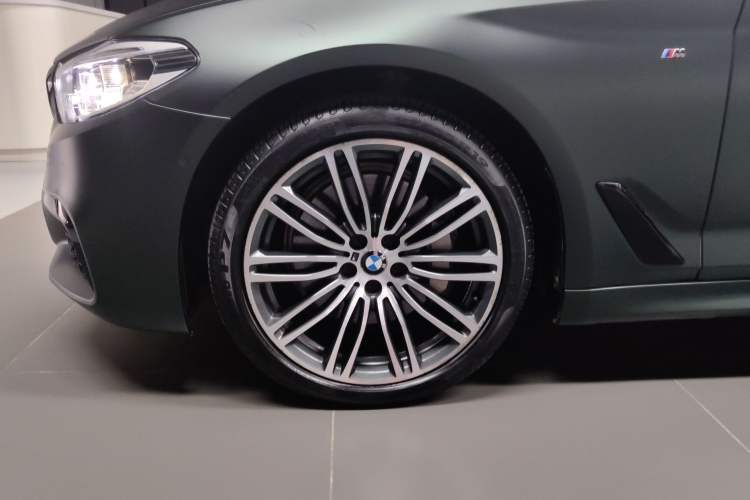 Used BMW 5 Series 2018 530Li Leading Model M Sport Package