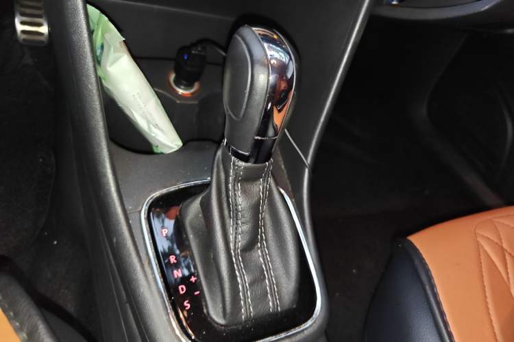 Used Volkswagen Polo 2016 1.6L Cross Polo Automatic Gear Lever