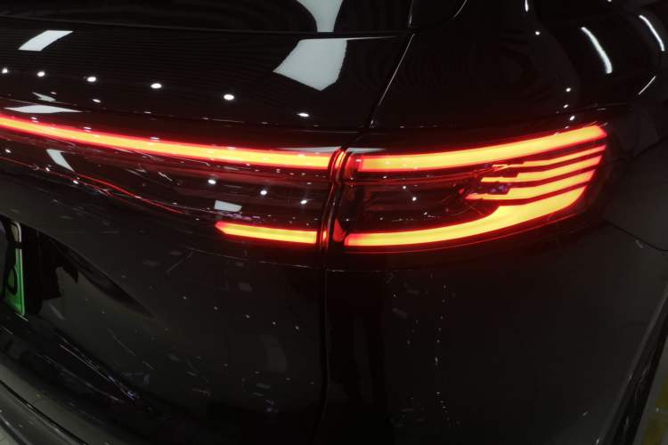 Used Geely Galaxy Xingjian 7 EM-i 2025 120km Exploration+ Version
