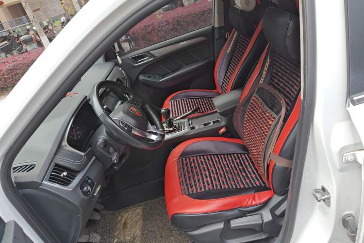 Used Roewe RX5 2018 20T Two-Wheel Drive Manual Flagship Edition
