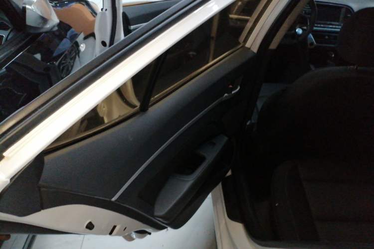 Used Hyundai Elantra (6th Generation / Lingdong) 2016 1.6L Automatic ZhiXuan – Elite Version
