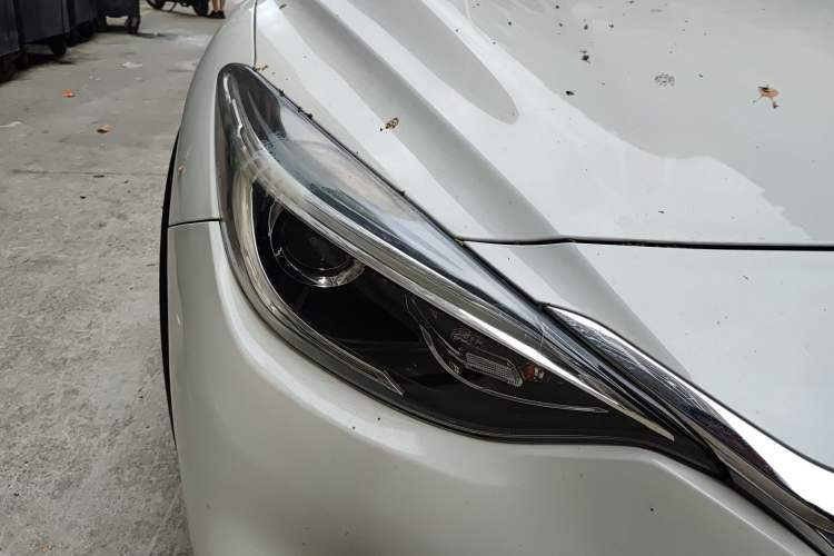 Used Infiniti QX30 2017 2.0T Four-Wheel Drive Fashion Edition Right Front Headlight