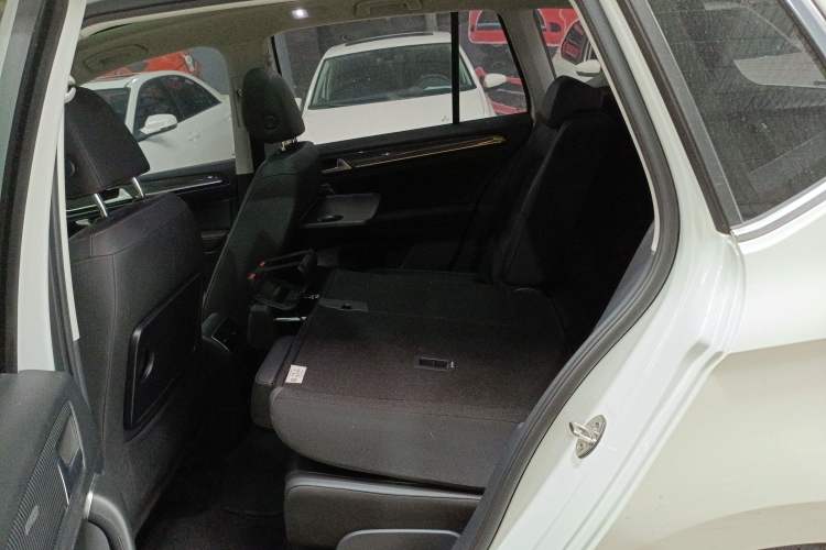 Used Volkswagen Golf Sportsvan 2018 230TSI Automatic Luxury Model