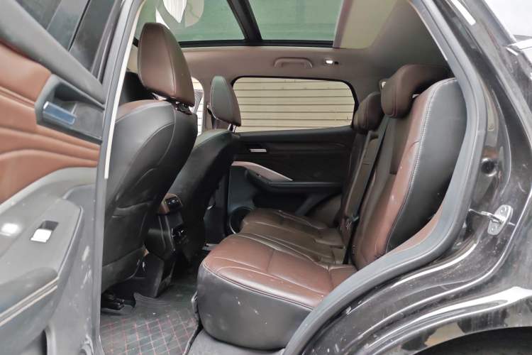 Used Wey VV6 2018 2.0T Two-Wheel-Drive Ultra-Luxury Version China V Standard
