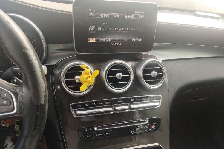 Used Mercedes-Benz GLC 2018 GLC 260 4MATIC Luxury Model Audio And AC Panel