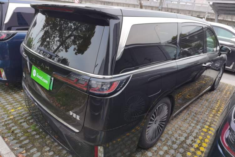 Used VOYAH Dream 2025 PHEV Four-Wheel-Drive Flagship Kunpeng Edition Rear Right 45 Deg