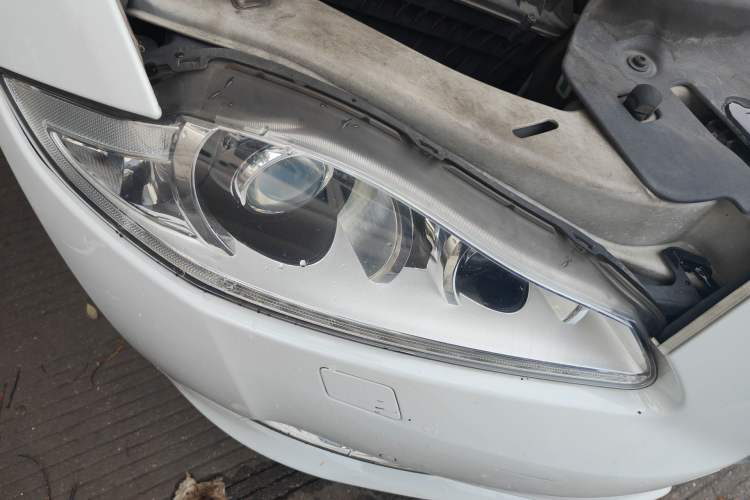 Used Jaguar XJ 2014 XJL 3.0 SC Two-Wheel-Drive Panoramic Business Edition Right Front Headlight