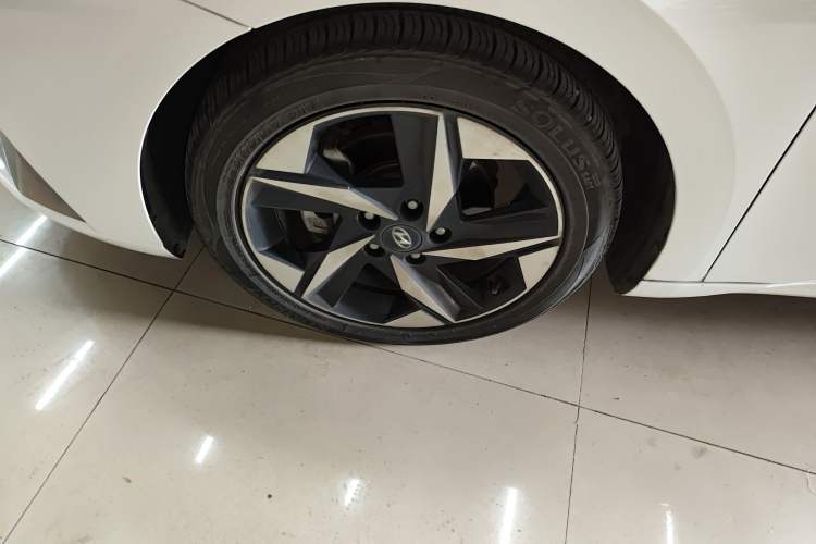 Used Hyundai Elantra 2022 1.5L CVT GLX Elite Edition Left Front Wheel Hub