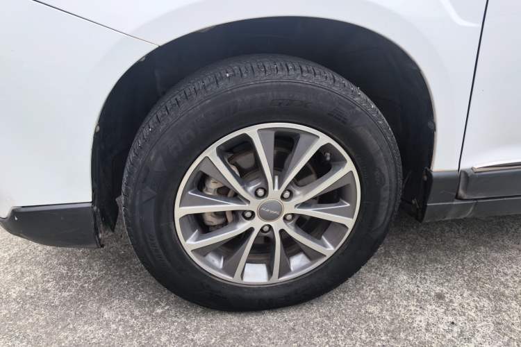 Used Haval H6 2018 Blue Label Sport Edition 1.5T Automatic Two-Wheel Drive Prestige Model Left Front Wheel Hub