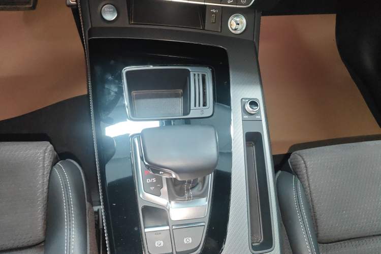 Used Audi Q5L Sportback 2023 40 TFSI Luxury Model
