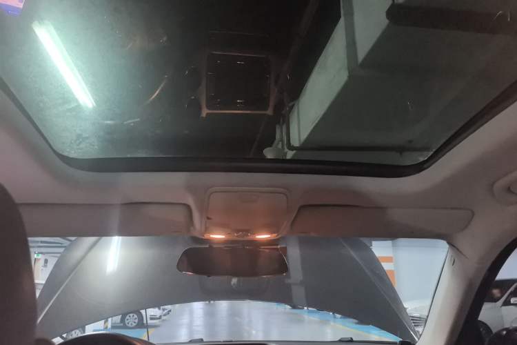 Used Volkswagen Tiguan 2013 1.8TSI Automatic Two-Wheel Drive Luxury Model Headliner