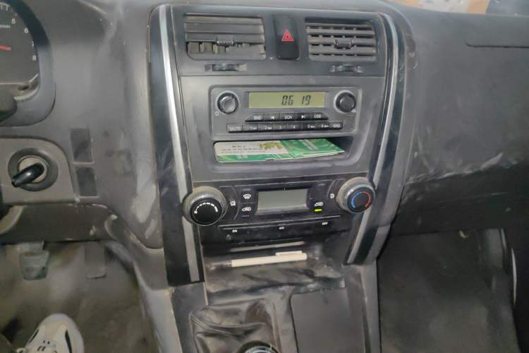 Used Jinbei Express 2018 2.0L Standard Version V19 Audio And AC Panel