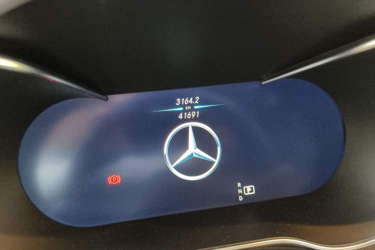 Used Mercedes-Benz GLC 2022 Facelifted GLC 260 L 4MATIC Dynamic Edition Odometer Close Up