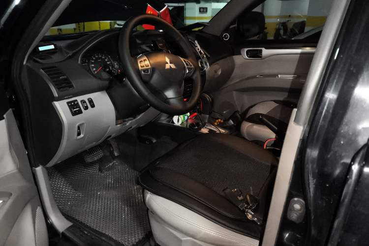 Used Mitsubishi Pajero Sport 2013 3.0L Automatic 4x4 Executive Edition