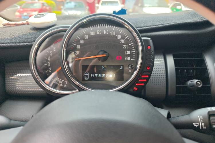 Used MINI 2016 1.5T COOPER Five-Door Edition Instrument Cluster