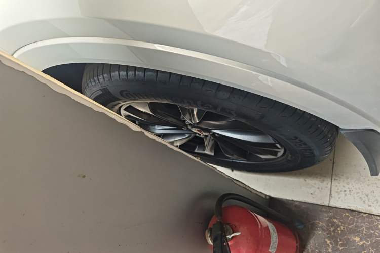 Used Hongqi HS5 2023 2.0T Qixiang Pro Edition Left Front Wheel Hub