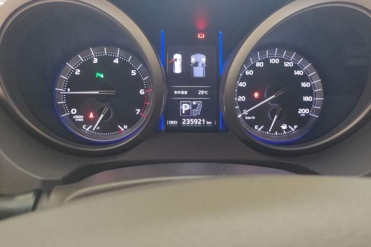 Used Toyota Prado 2014 4.0L Automatic TX-L NAVI Odometer Close Up