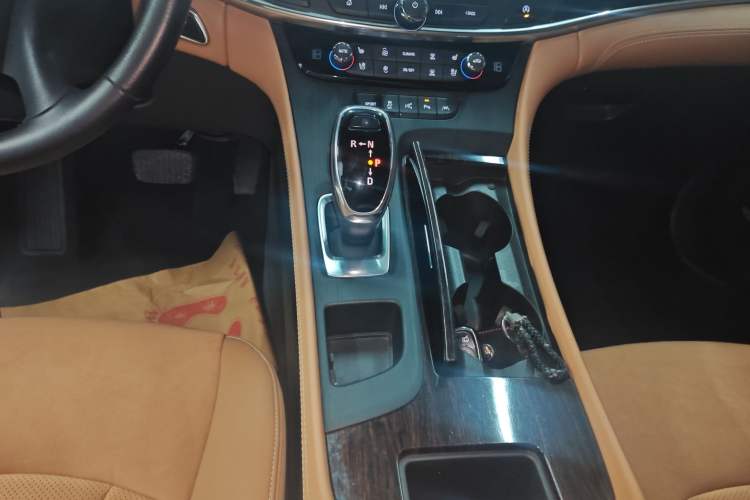 Used Buick LaCrosse 2018 28T Luxury Model