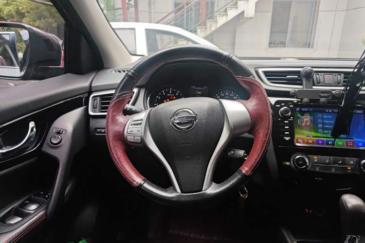 Used Nissan Qashqai 2016 2.0L CVT Elite Edition Steering Wheel