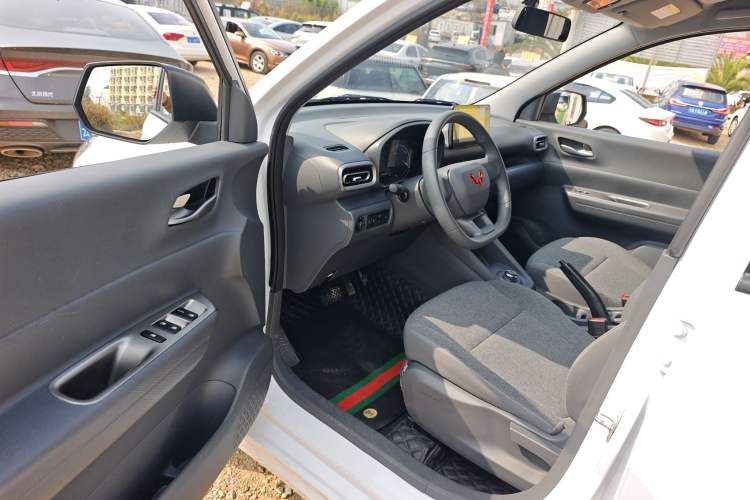Used Wuling Hongguang New Energy 2025 Extended-Range Hybrid 50KM Comfort Version Driver Seat