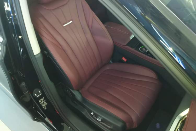 Used Hongqi H5 2024 2.0T Automatic Smart Connect Flagship Edition
