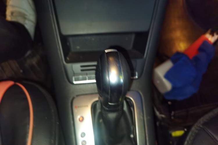 Used Volkswagen Tiguan 2012 2.0 TSI Comfort Edition Gear Lever